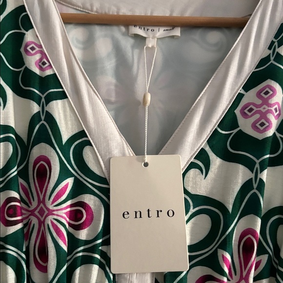 👒👒entro Green and Pink V-Neck Floral Print Dress - Picture 4 of 8